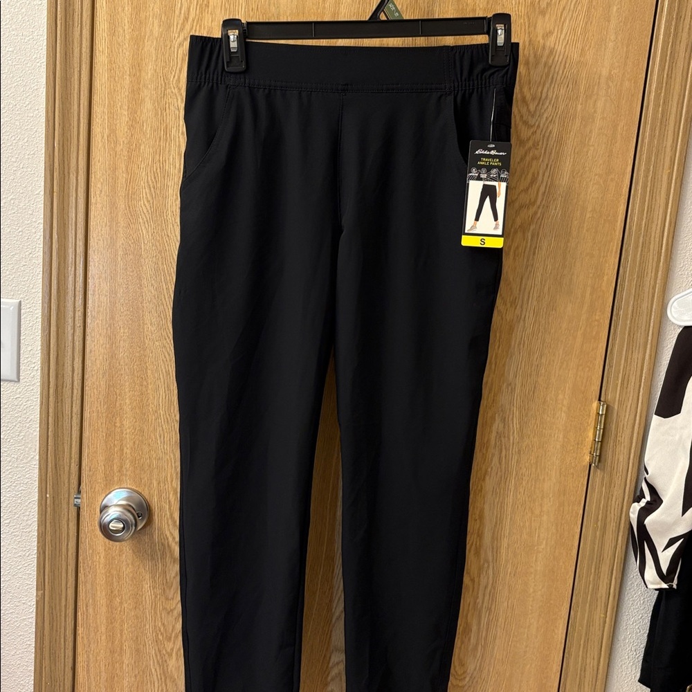 Eddie Bauer Women's Traveler Ankle Pants - Picture 3 of 4